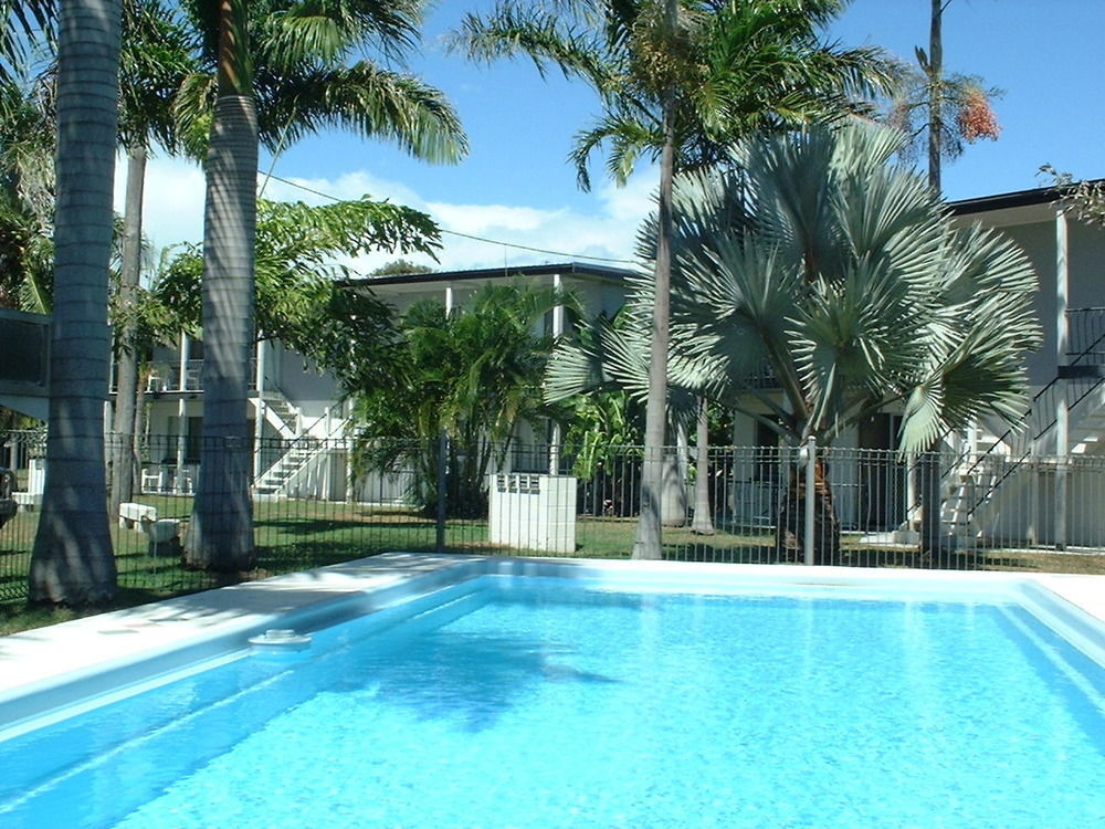 Ocean Breeze Apartments Bowen Eksteriør bilde