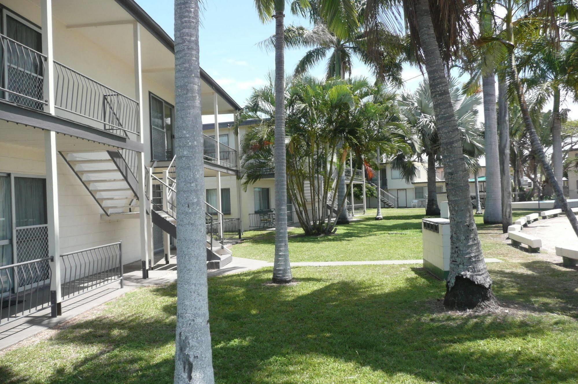 Ocean Breeze Apartments Bowen Eksteriør bilde